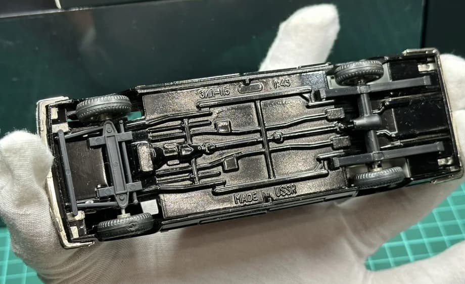 Model ZIL-115 for 1 million rubles