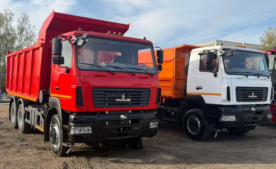 Самосвалы МАЗ-650128 и МАЗ-5550С5