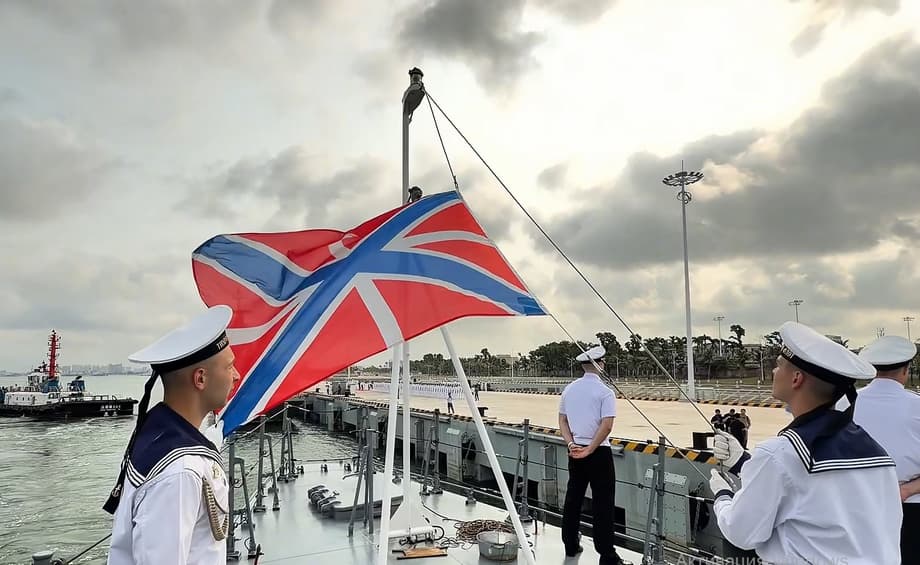 Mooring of the Pacific Fleet corvette