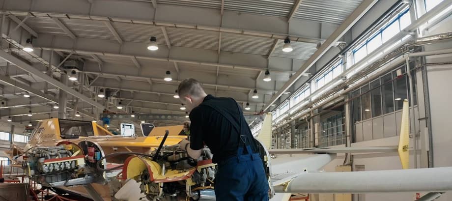 Production of an airplane-type drone