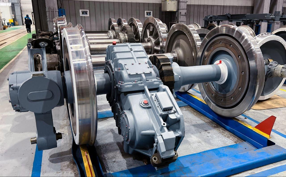 Wheelsets with gearbox