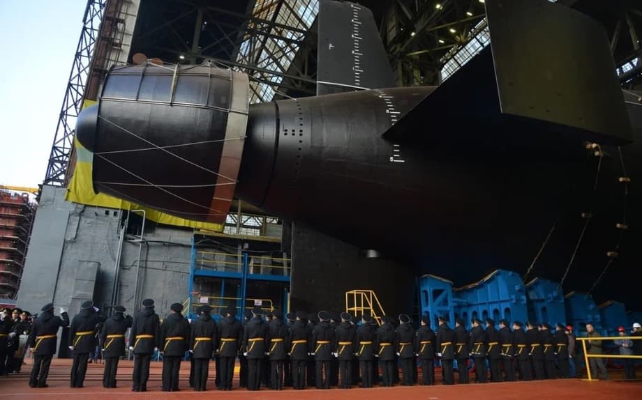 Спуск на воду атомной подводной лодки «Хабаровск» (проект 09851)