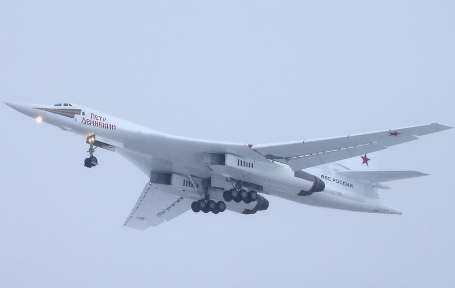 Strategic missile-carrying bomber Tu-160M