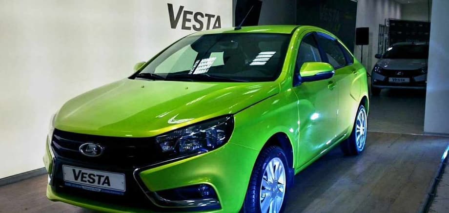 Sedán LADA Vesta, inicio de ventas, 2015<br>