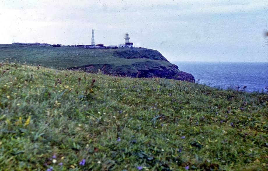 Faro en la isla de Shikotan