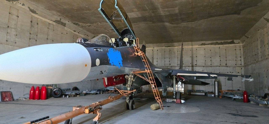 Су-30СМ в новом железобетонном укрытии