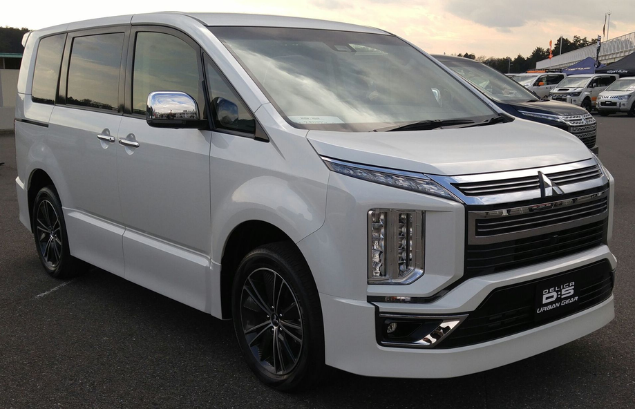 Mitsubishi Delica D:5