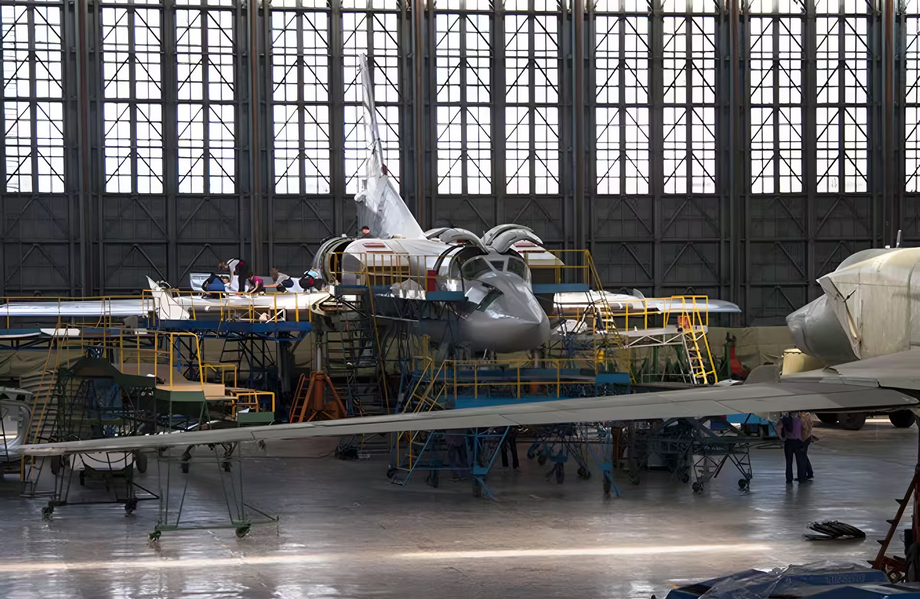 Ensamblaje del Tu-214
