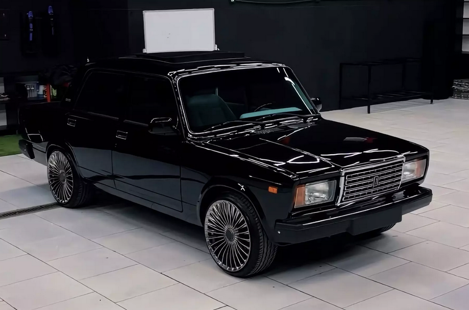 VAZ-2107 personalizado<br>