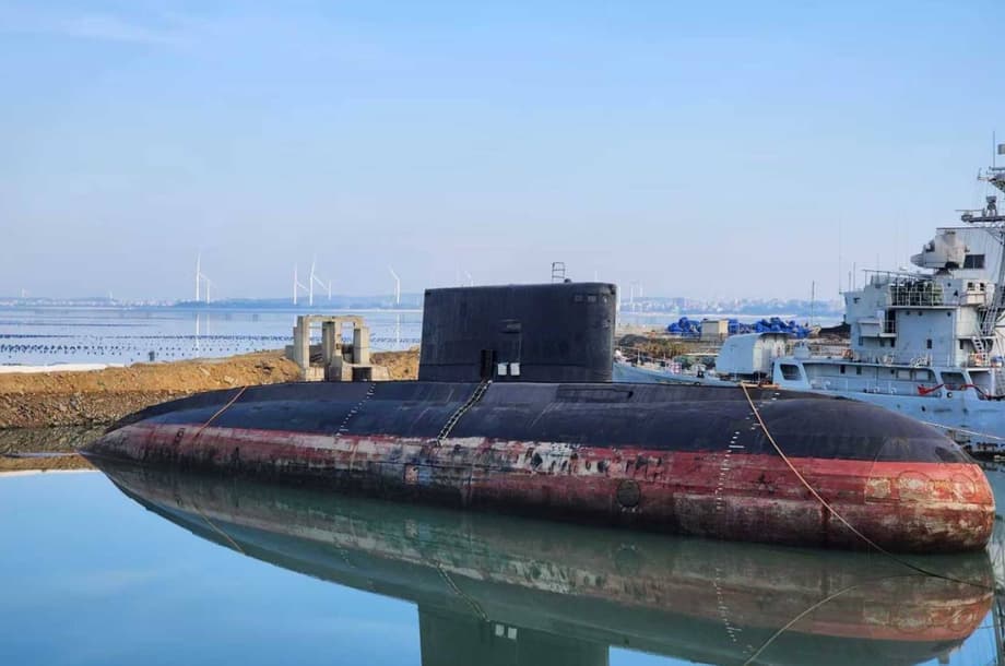 China Turns Russian Project 877 "Halibut" Submarine into Museum