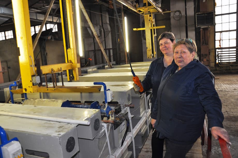 Equipment on the parts galvanizing line
