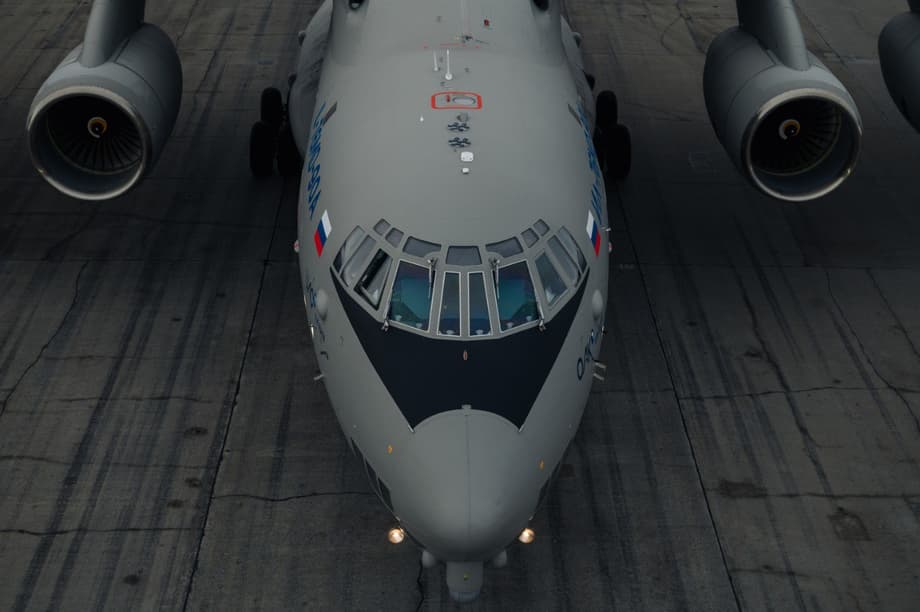 El Il-76MD-90A ahora está pintado con la nueva imagen corporativa de UAC