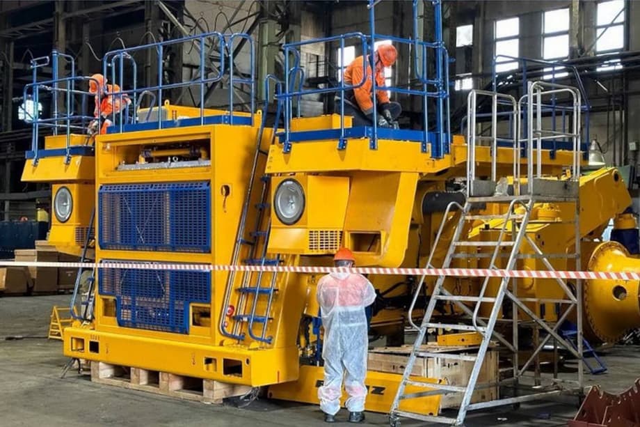 BELAZ-7513T