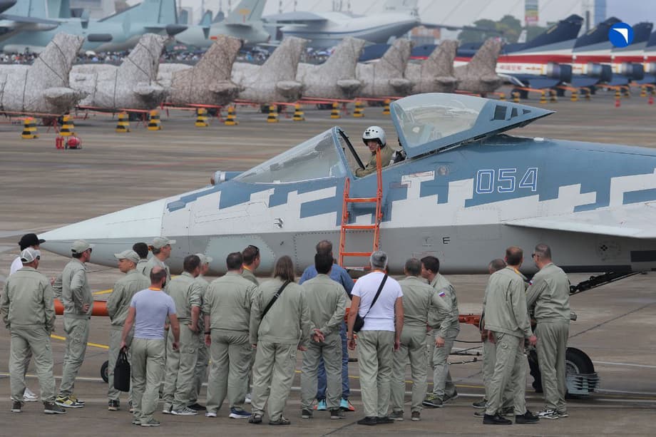 Су-57 на авиасалоне