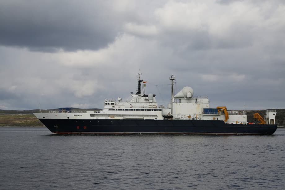 research vessel "Yantar" Project 22010 "Kruys"