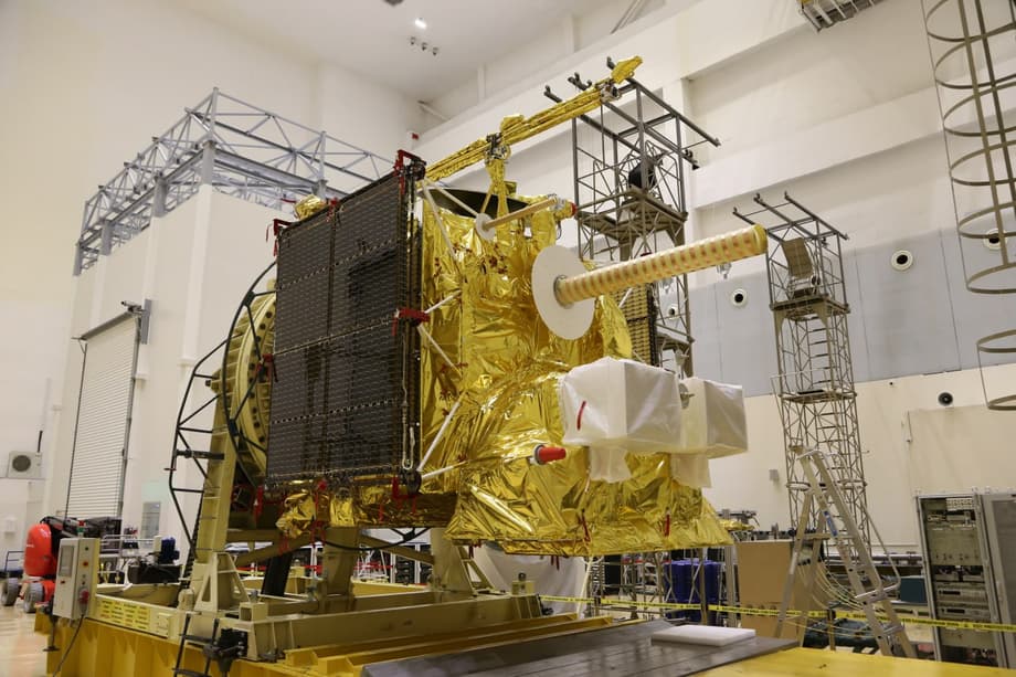 Now, specialists are preparing the second Arktika-M for launch to observe the Arctic region from space. The spacecraft is awaiting pre-launch preparation, refueling, and docking with the booster stage.