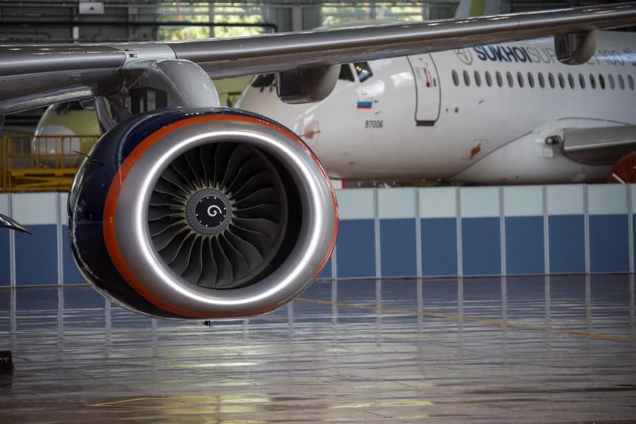 Después de que Francia dejara de cooperar con Rusia en el sector de la construcción de aviones, surgió la cuestión de cómo seguir garantizando el funcionamiento de los "Superjets", y se resolvió.