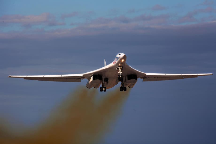 Tu-160