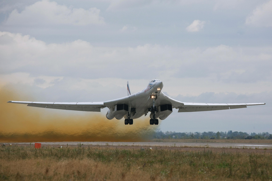 Ту-160