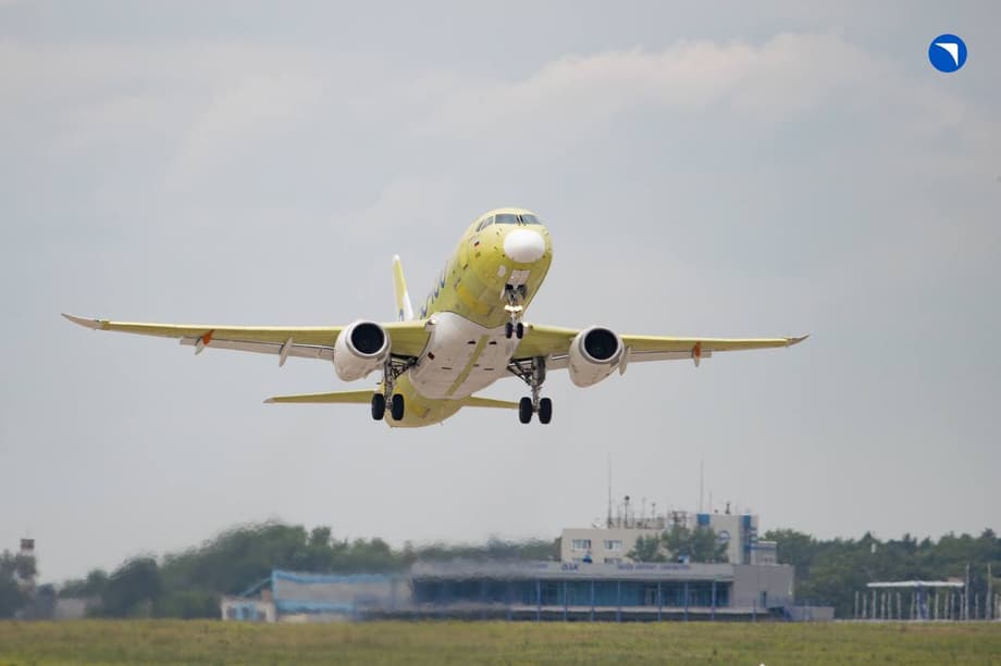 SSJ-100