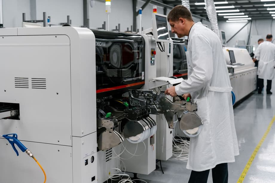 Production of Electra F30AX routers