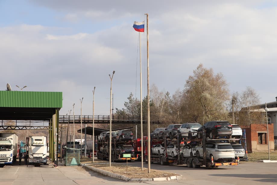 Россияне массово скупают автомобили перед повышение утильсбора<br>