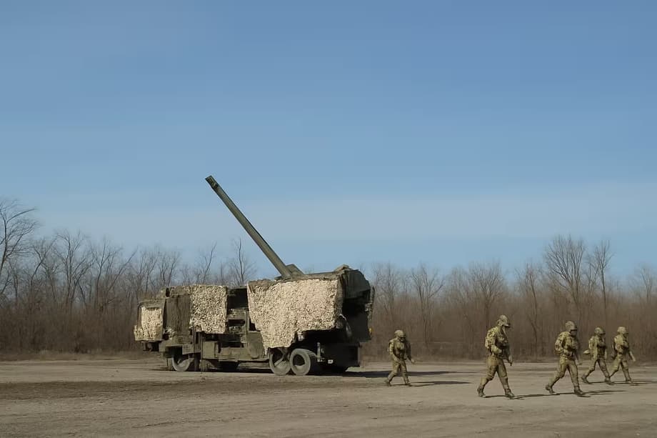 SAU 2S44 "Giatsint-K"