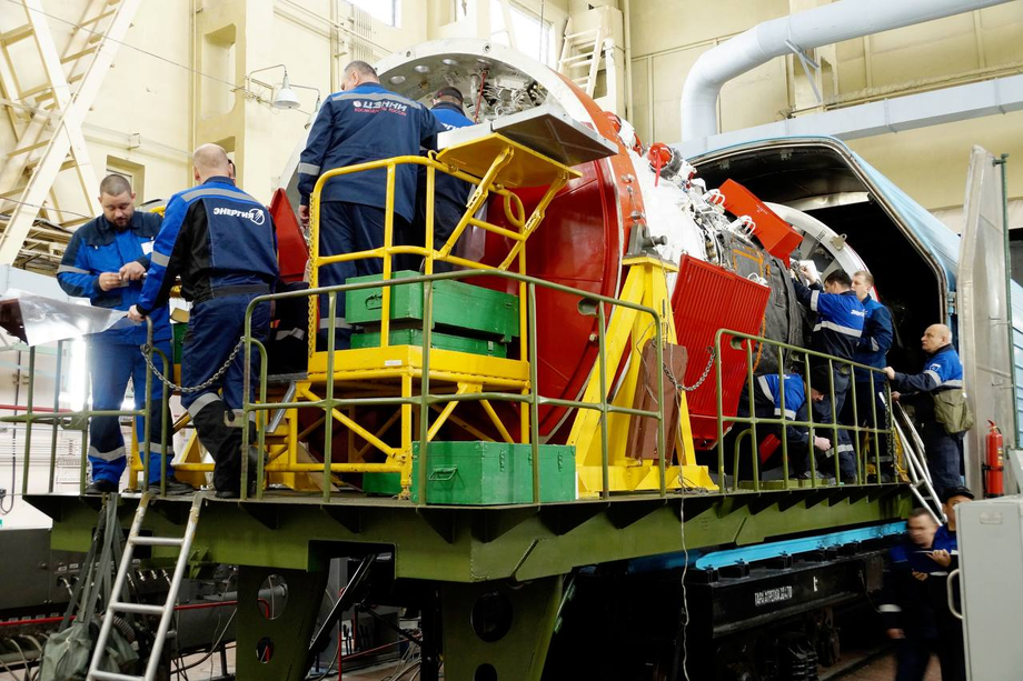 Подготовка корабля «Прогресс МС-33» к старту
