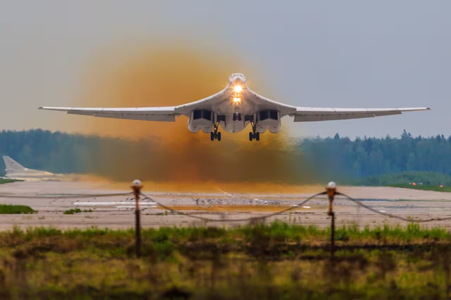 Tu-160
