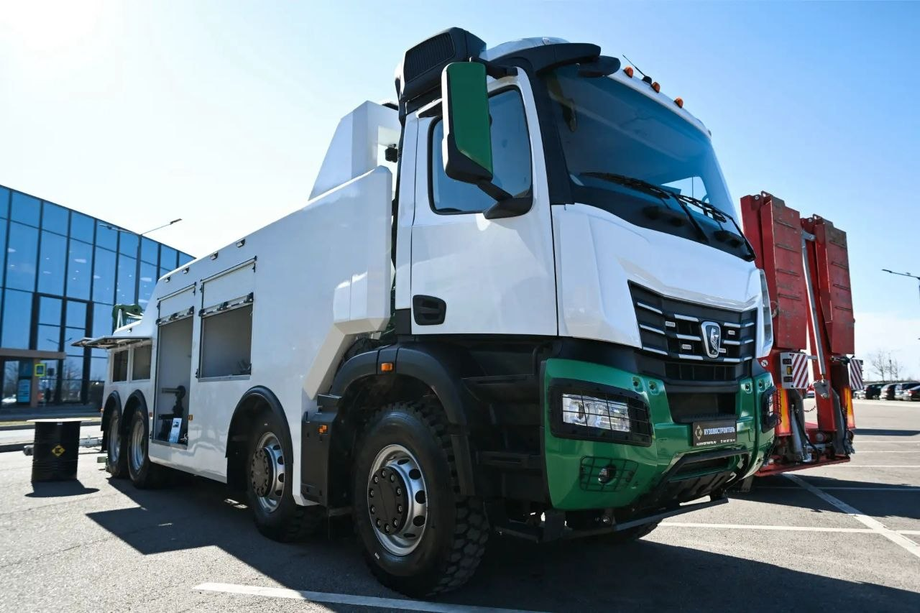 Tow truck based on KAMAZ-65951 chassis