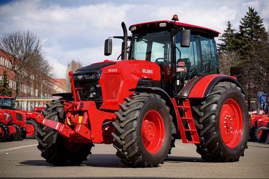 Tractor Belarus