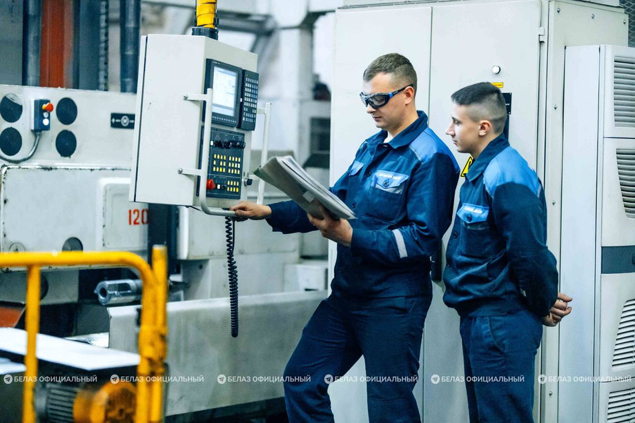 Producción en la fábrica de BelAZ