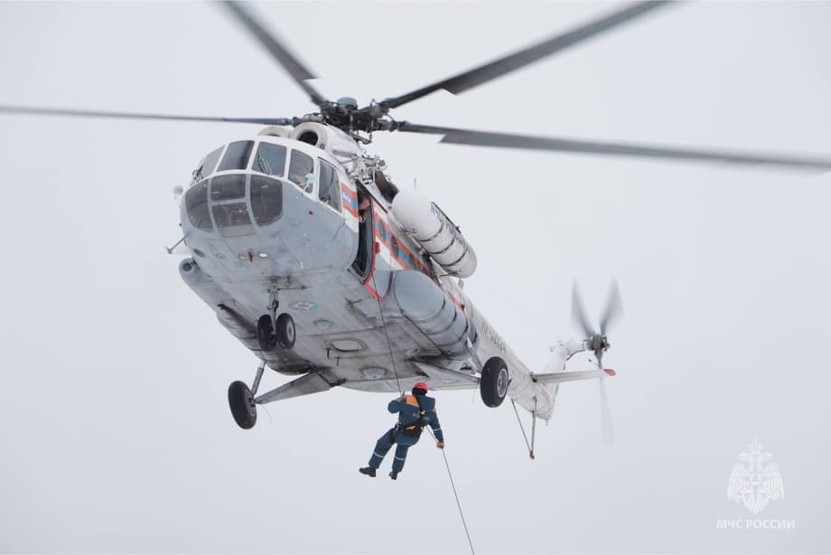 Antes del helicóptero contraincendios, Kurenkov ya había entregado en primavera 40 camiones cisterna de bomberos a sus colegas kirguises.