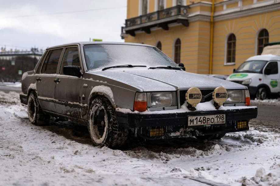 Car with tricolor on the license plate