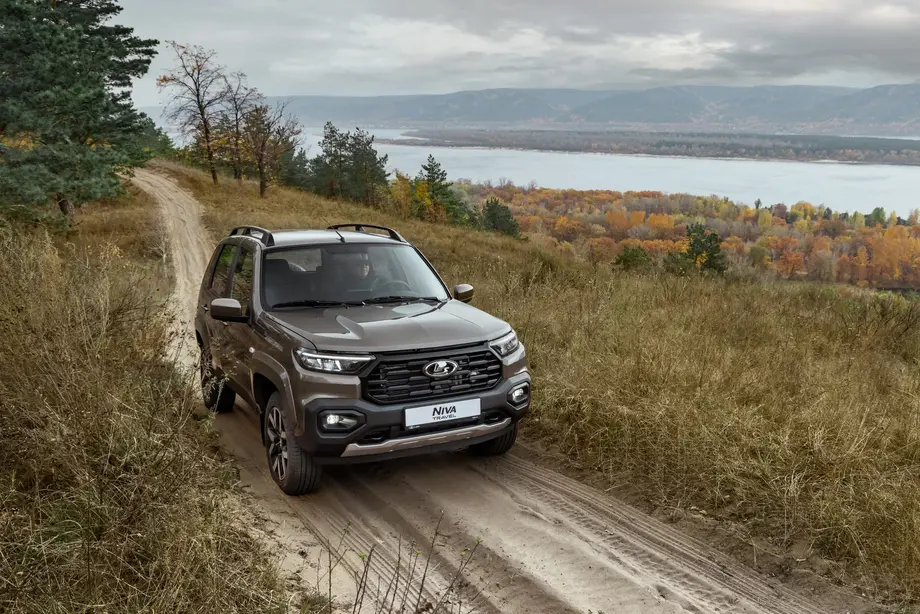 Lada Niva Travel