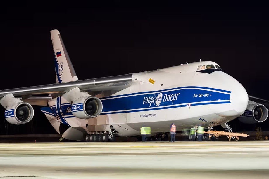 An-124-100 "Ruslan"