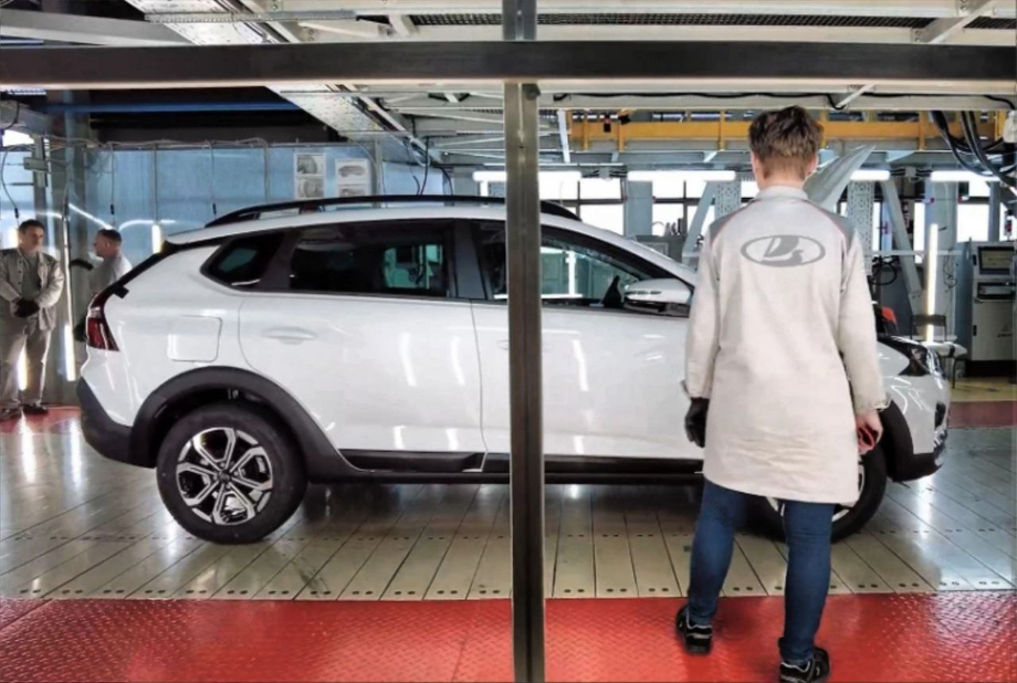 AvtoVAZ comenzó el ensamblaje del crossover familiar Lada Iskra SW Cross