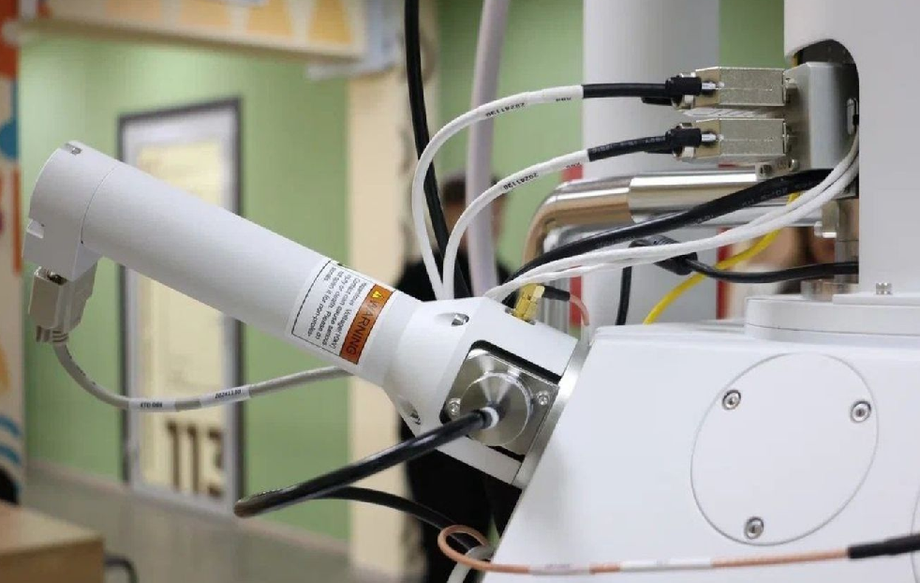 Scanning electron microscope at Sakhalin State University