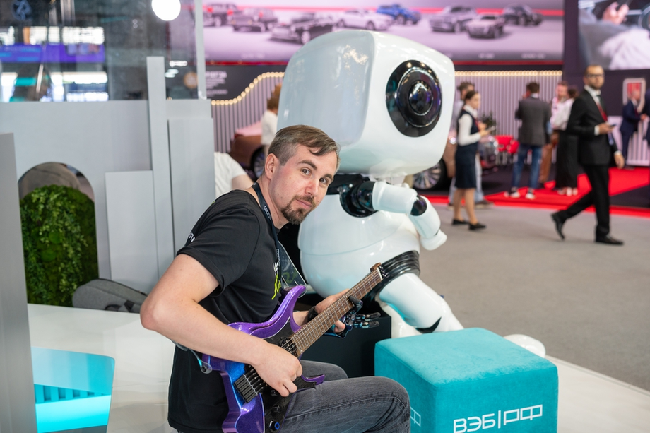 Максим Емец, тестировщик бионических протезов кисти