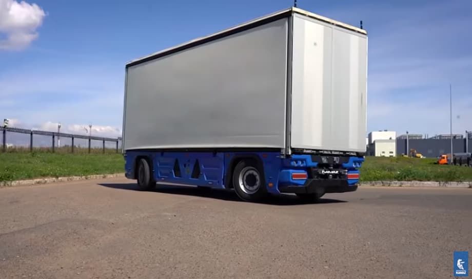  Разработку с серийным номером КАМАЗ-3373 концерн представил в 2020 году, получив на нее патент. 