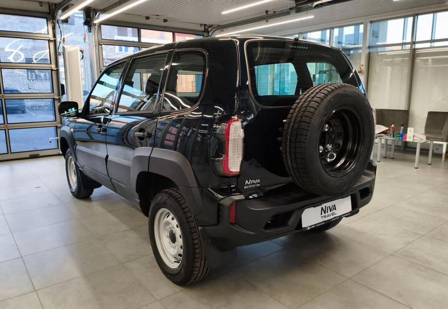 Lada Niva Travel