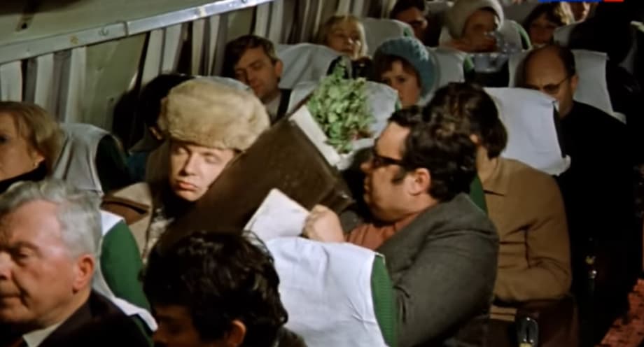 Кадр из фильма «Ирония судьбы, или С лёгким паром!» (1975), режиссёр Эльдар Рязанов