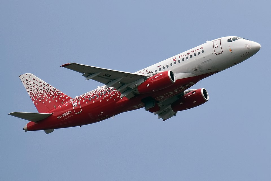 SSJ-100 de la aerolínea «Rossiya»