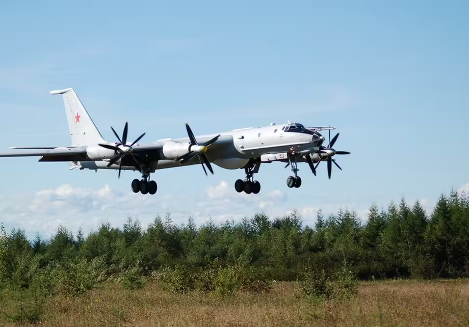 Ту-142
