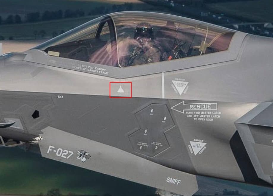  F-35 с изображением БПЛА «Гербера»