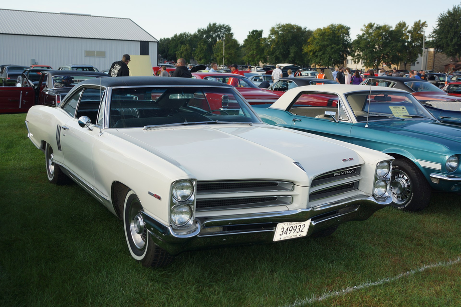 Pontiac 2+2