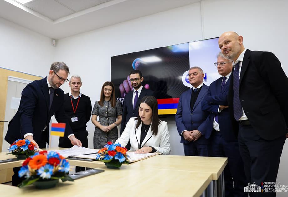 Министр внутренних дел Армении Арпине Саркисян