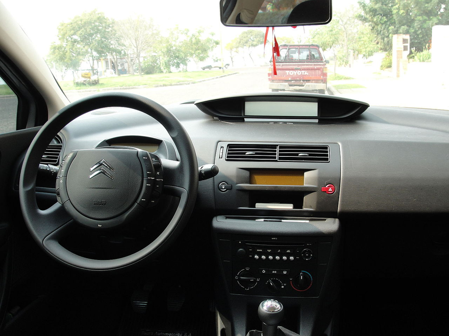 Салон&nbsp;Citroën C4