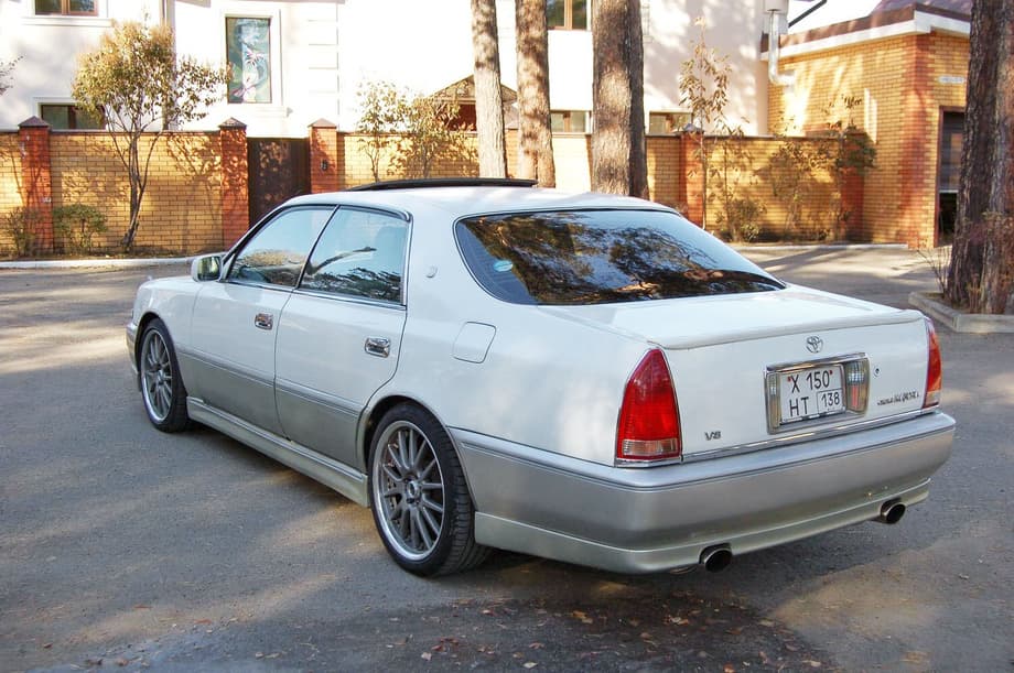 Toyota Crown Majesta