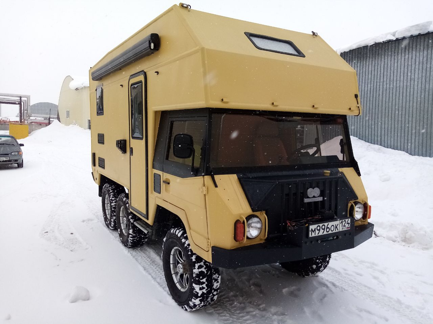 Motorhome based on Pinzgauer 712